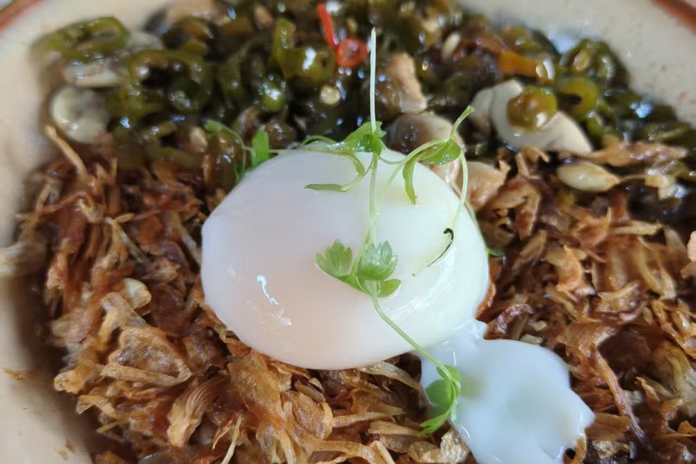 绿洲的牛脸颊拌饭