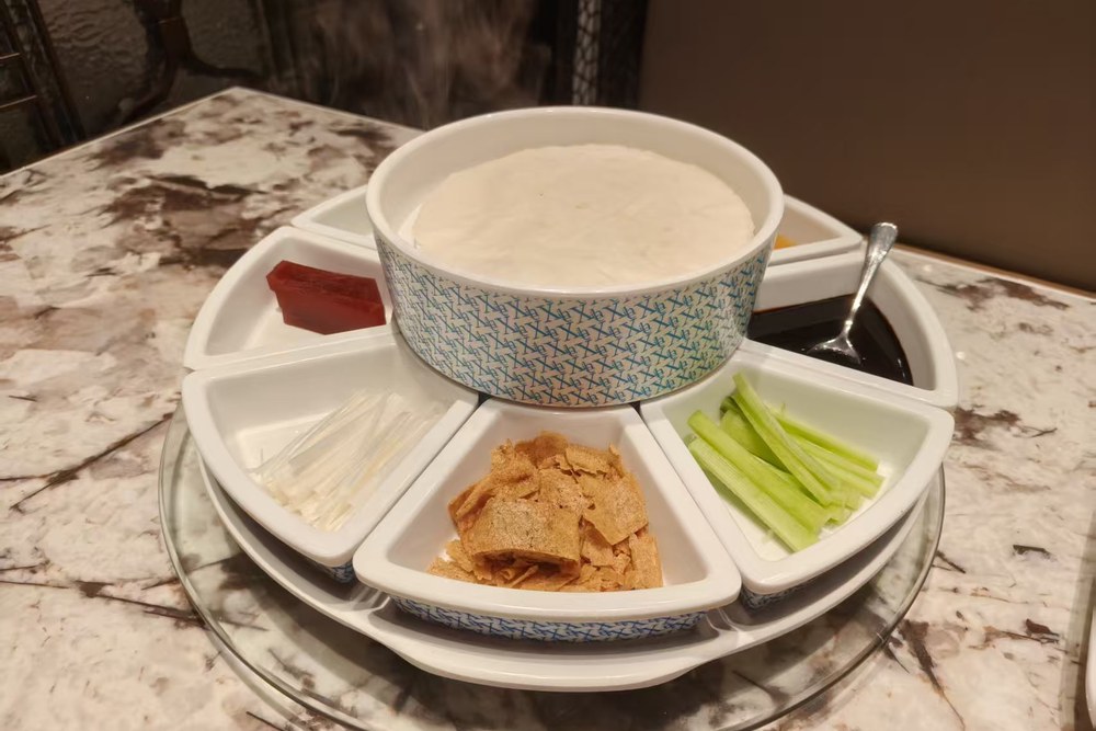 羲和京致烤鸭的奶皮子酸奶